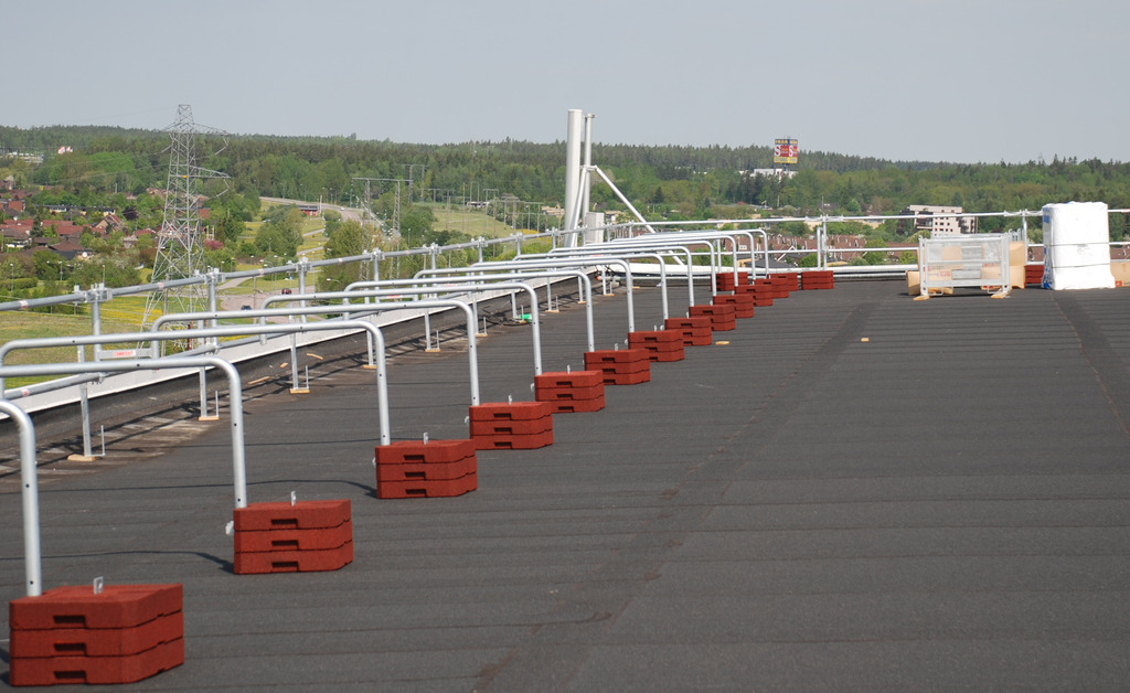 HSM Fast, efficient flat roof edge protection