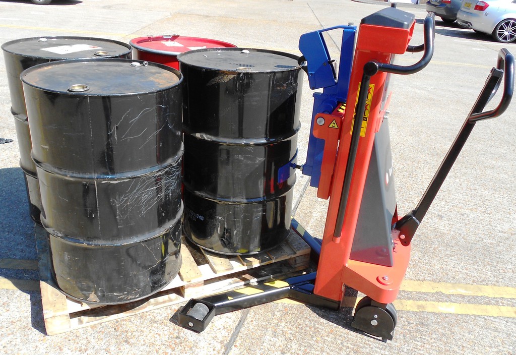 sc21 v 4 drums on pallet