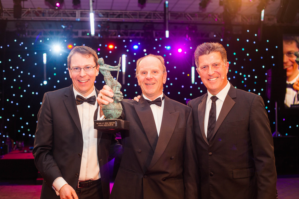 customer focus award - martin mcvicar of combilift, winner ian mounce of bristol forklifts and jonny gould