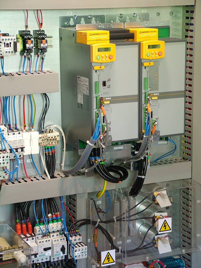 auge045a_hres_parker_ac890_drives_installed_at _vivod_hall