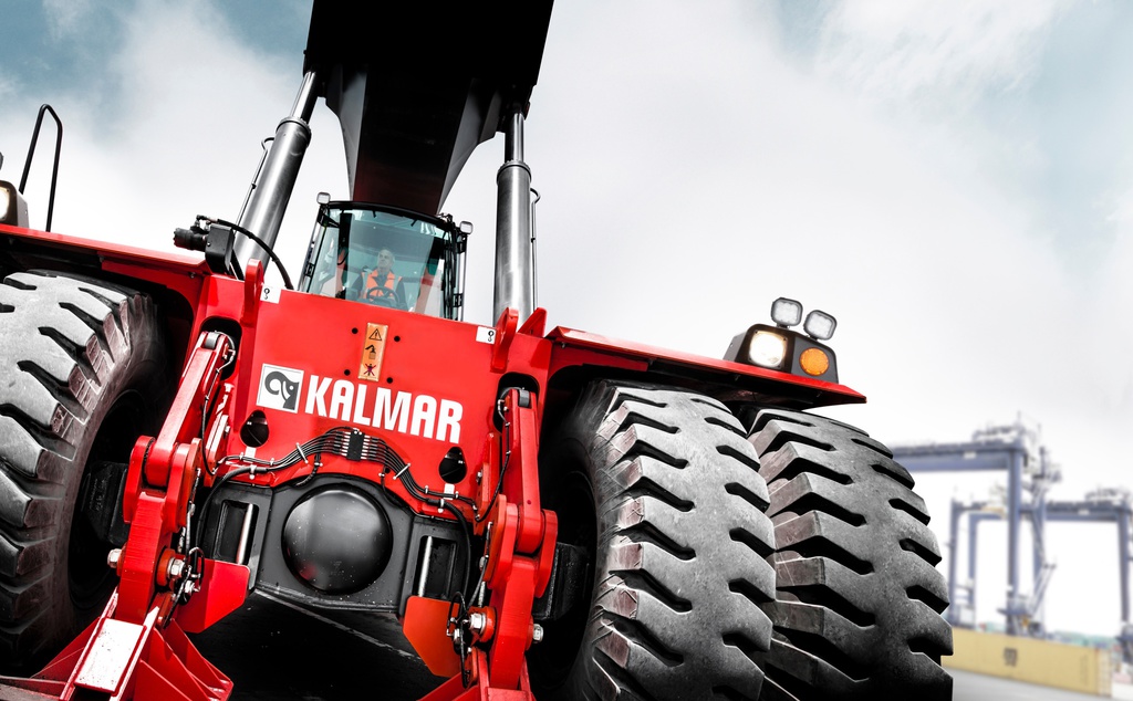 150312_kalmar_gloria_reachstacker_image_high_res