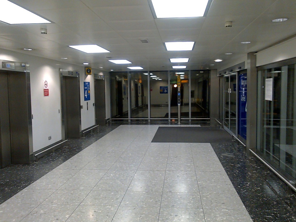 heathrow car parks lift lobby 3a