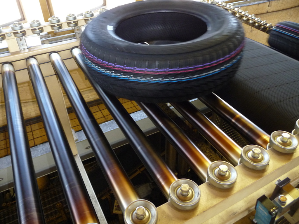 tyre conveyor hr picture