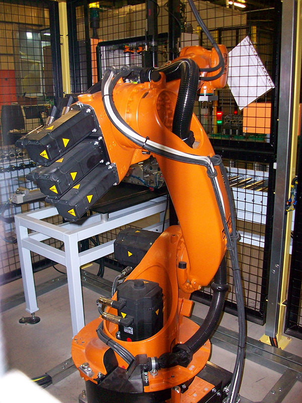 kuka robot - nissan cell-small