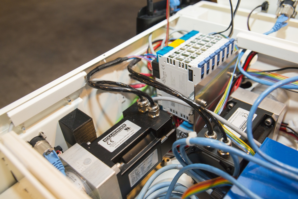 10149_4 kollmorgen low voltage motor and compact control solution from sigmatek