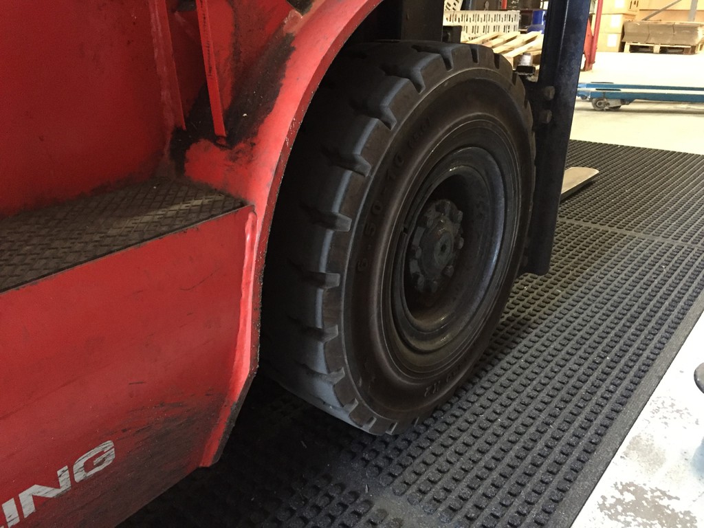 flt mats wheel close up3