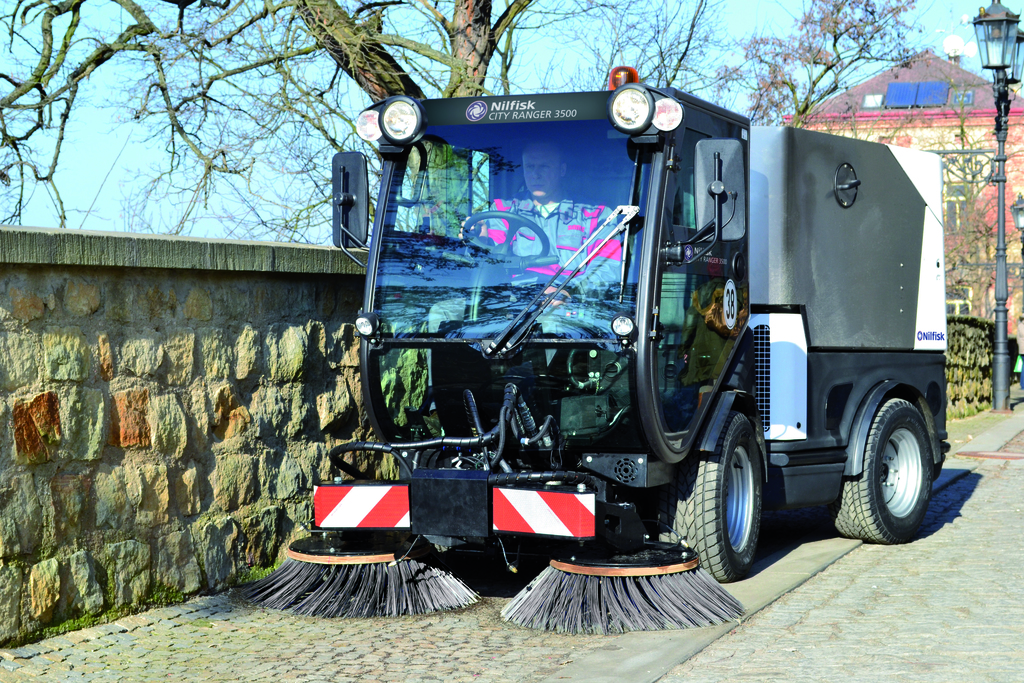 city ranger 3500_action_sweeper_3_w_offset