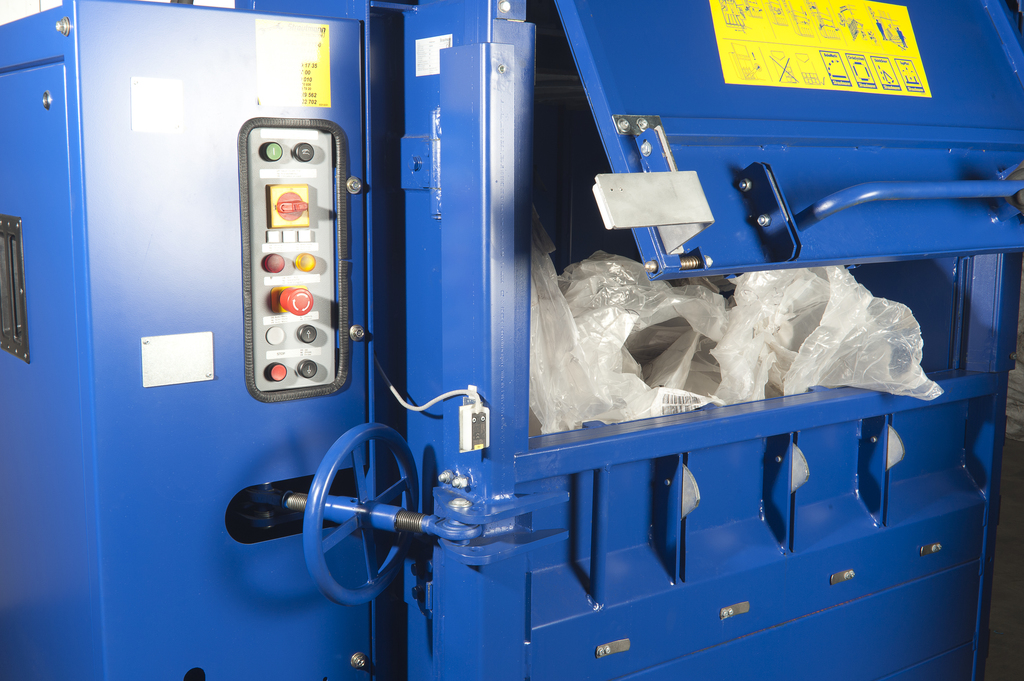 polythene baler