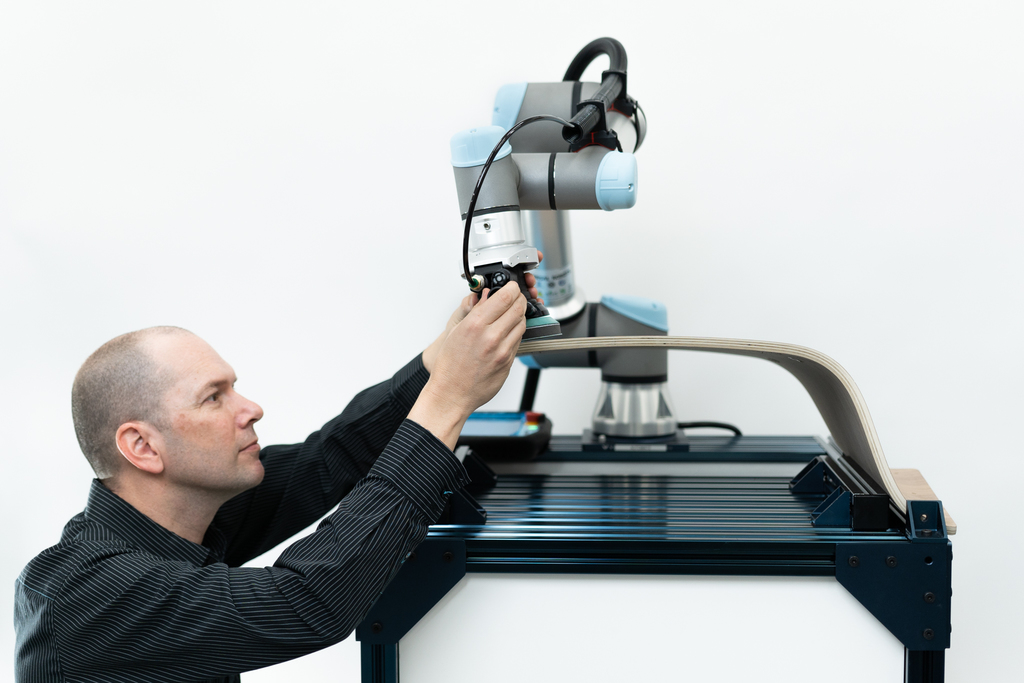 collaborative robotiq sanding kit